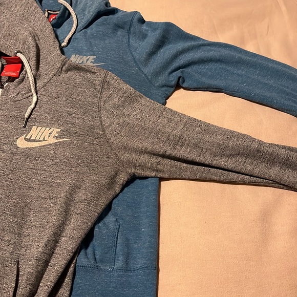 Ultr-thin Nike Zip-Up Hoodies, 2pk, Medium - Picture 7 of 11